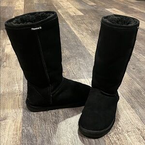 Bearpaw Women’s Cozy Black Winter Boots
